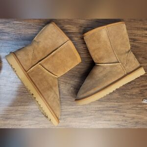 UGG Classic Short Boots Size 10 Sand  Cozycore Neutral